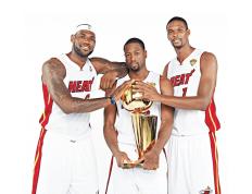 开云体育app-孤星闪耀之夜，年度焦点战中，杰伦·格林持续制造杀伤的无解谜题