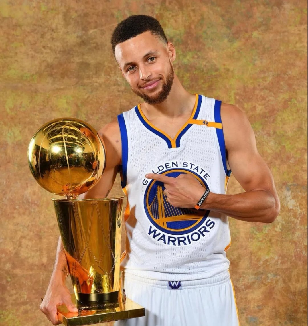 开云体育官网-勇士球员在总决赛中表现抢眼