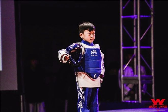 开云体育APP下载-德国队荣获铜牌，战绩斐然引人瞩目