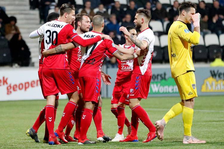 开云体育-阿贾克斯迎战贝西克塔斯，谁能笑到最后？