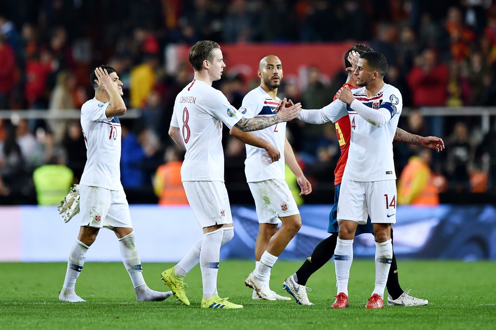 开云体育app-欧洲杯赛冠军之争：团队合作全力追逐胜利