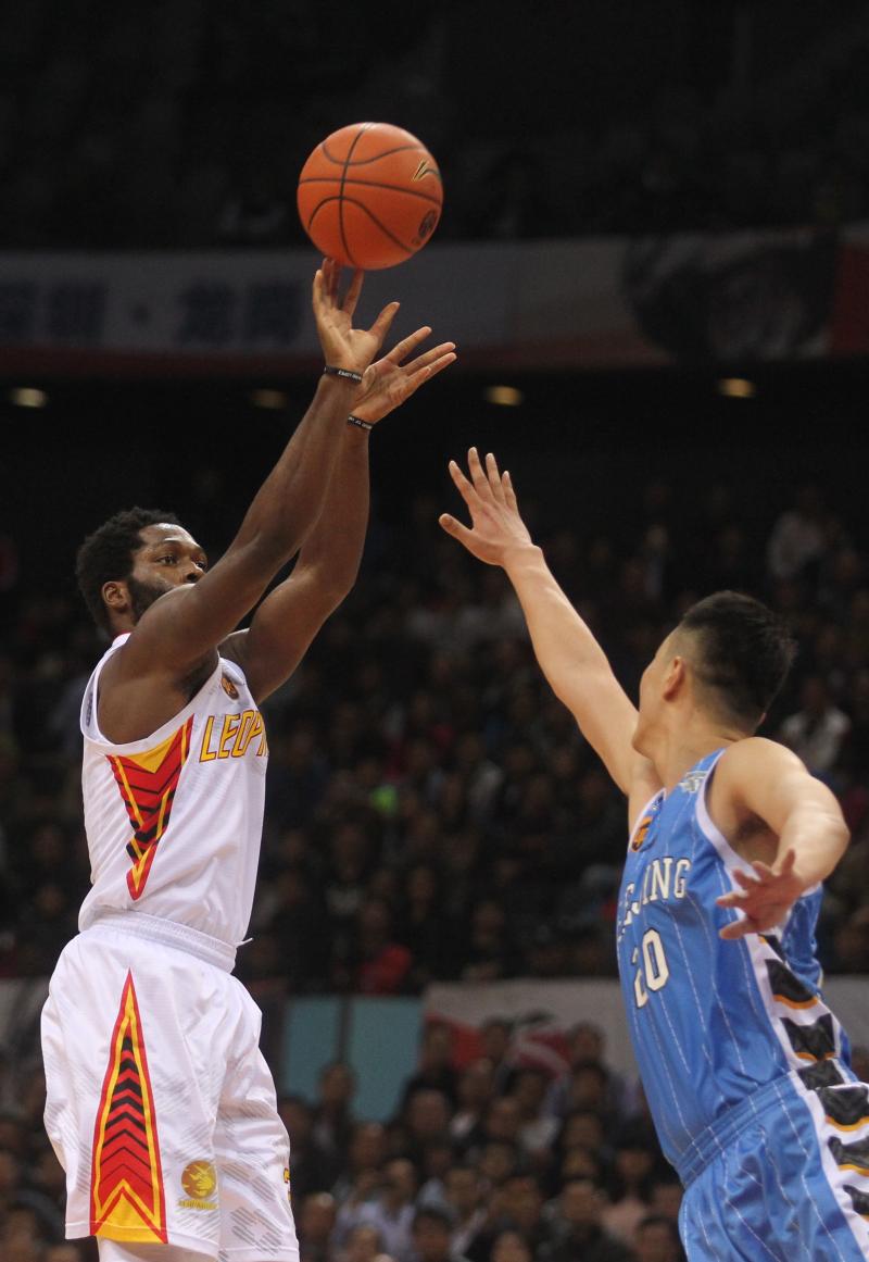 开云体育下载-海南男篮遭遇云南强劲反扑，险胜取胜