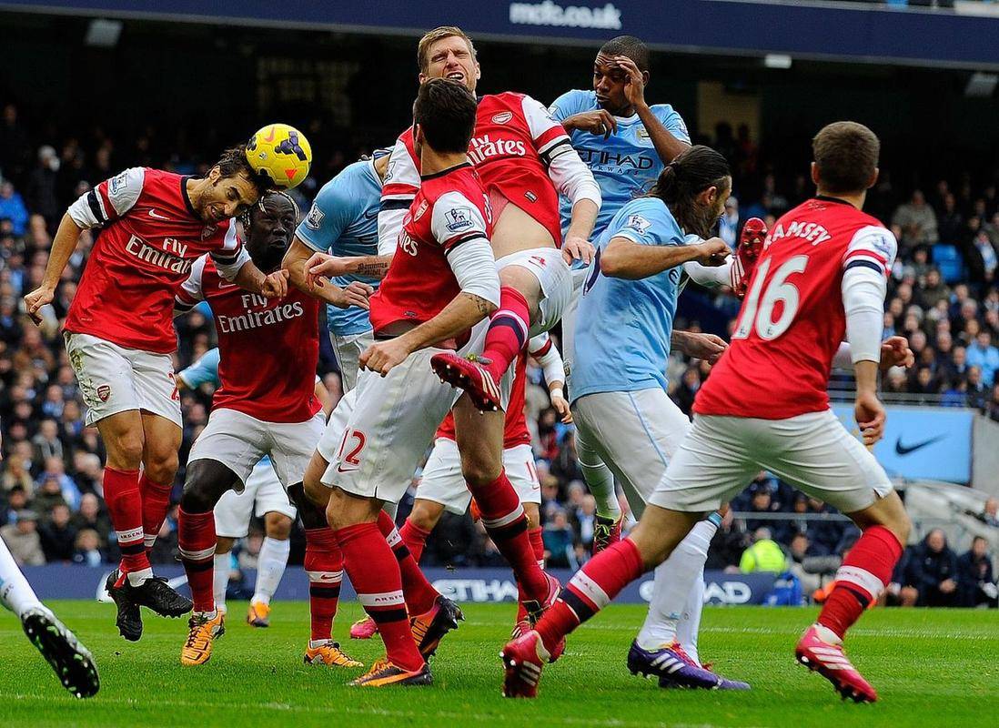 开云体育官网-利物浦备战对阵托特纳姆热刺的比赛