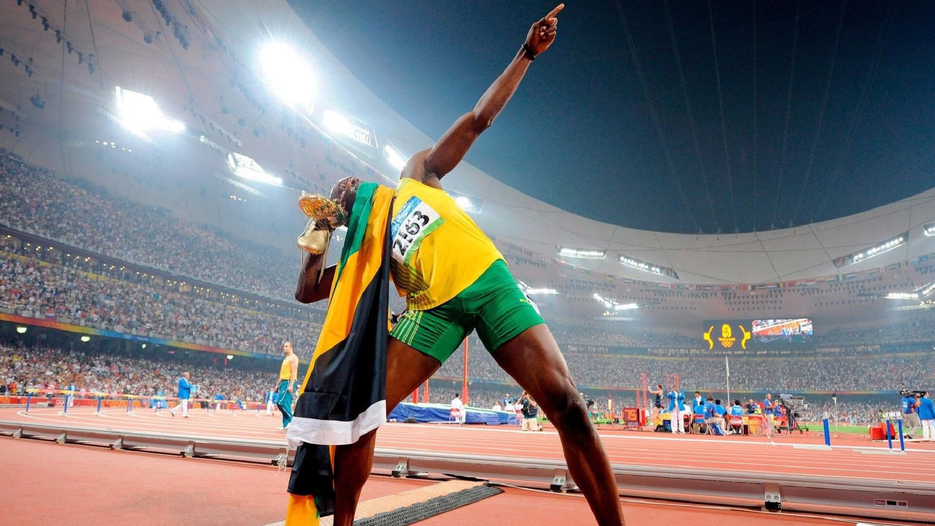 开云平台-英超争冠之夜，莱万的利刃，如何三度刺穿寂静长夜