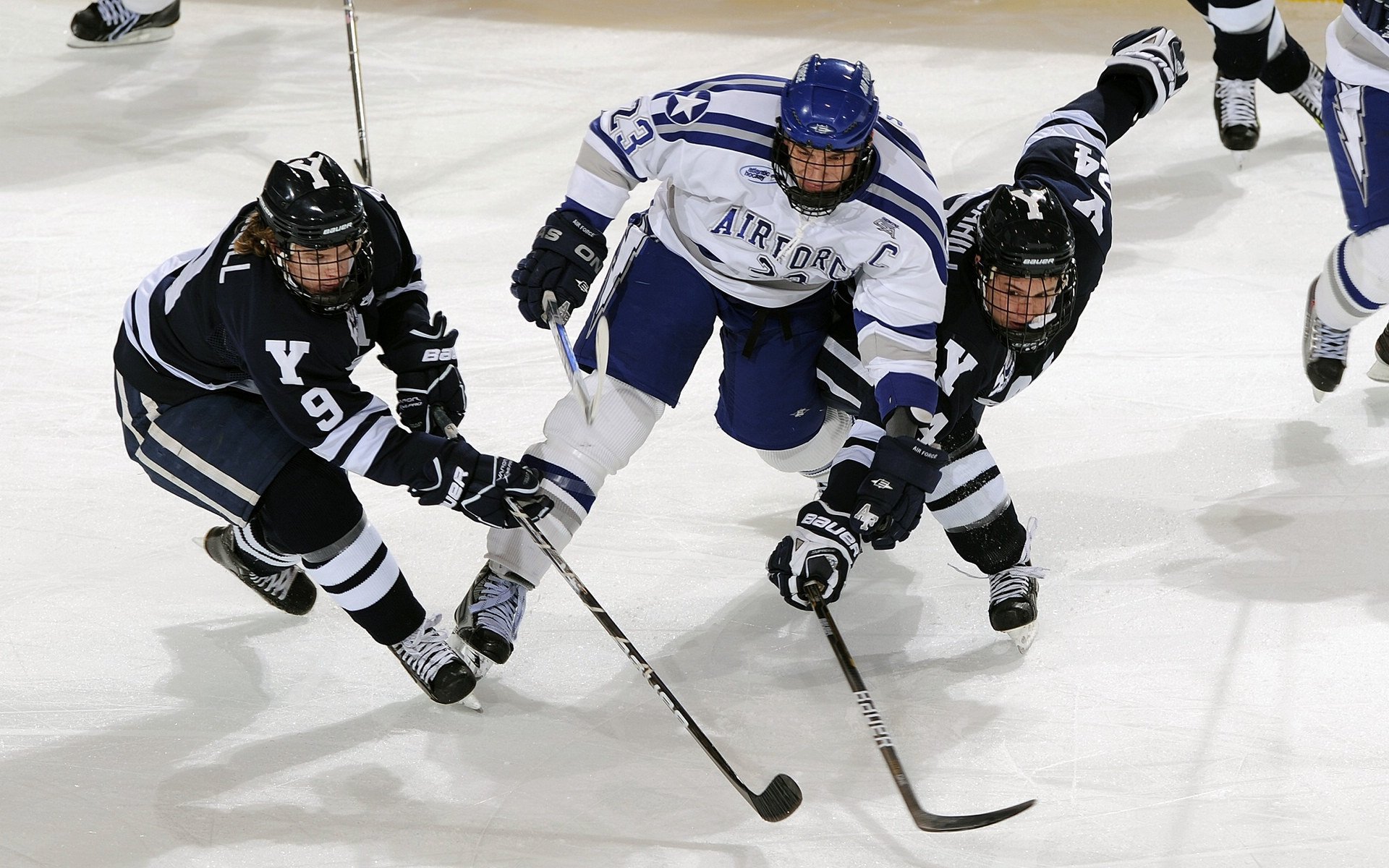 开云体育在线-铁闸关死梅西，内切点亮桑巴，一扇门与一扇窗的足球寓言