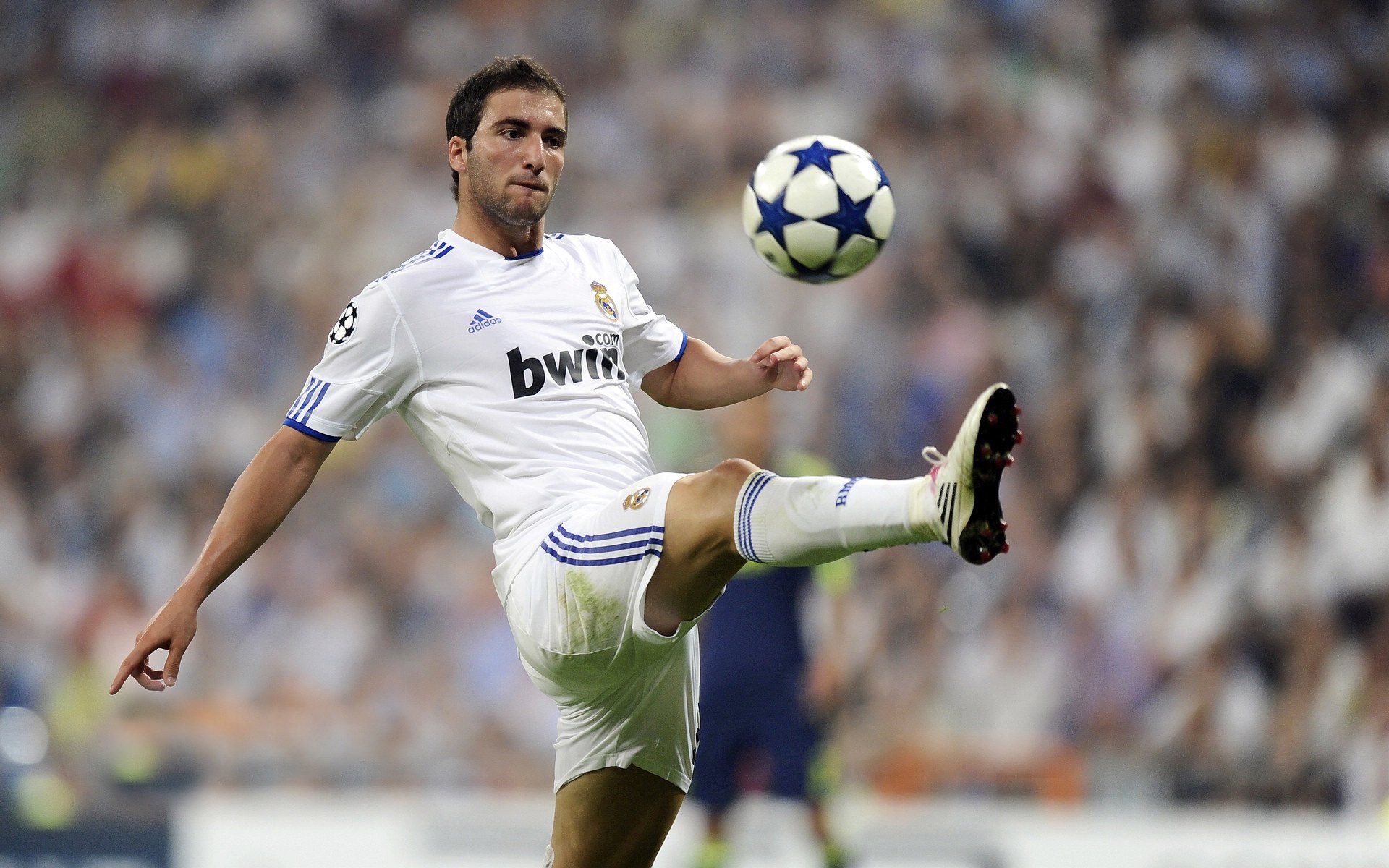 开云体育在线-黄金时代的落幕,沙特新势力如何终结巴黎,迪马利亚如何成为关键先生